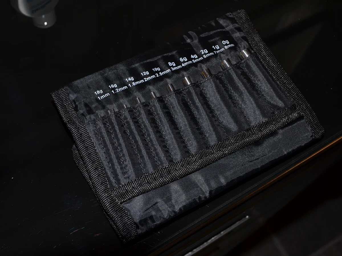 Steriles Nadel-Etui mit verschiedenen Stärken für Piercings
