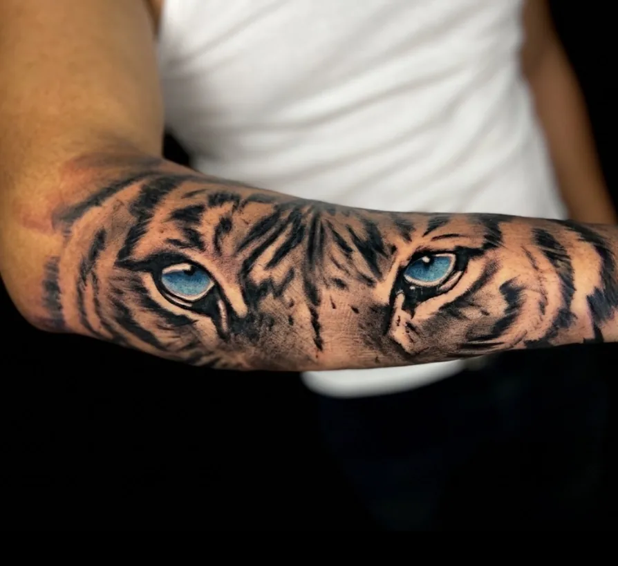 Tiger-Augen Tattoo